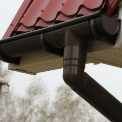 Водосток пластиковый